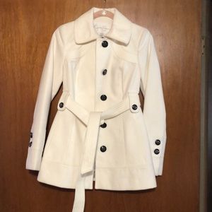 Jessica Simpson white coat. Absolutely stunning!!!